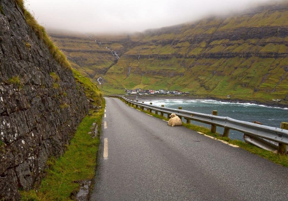 Road into Tjørnuvík