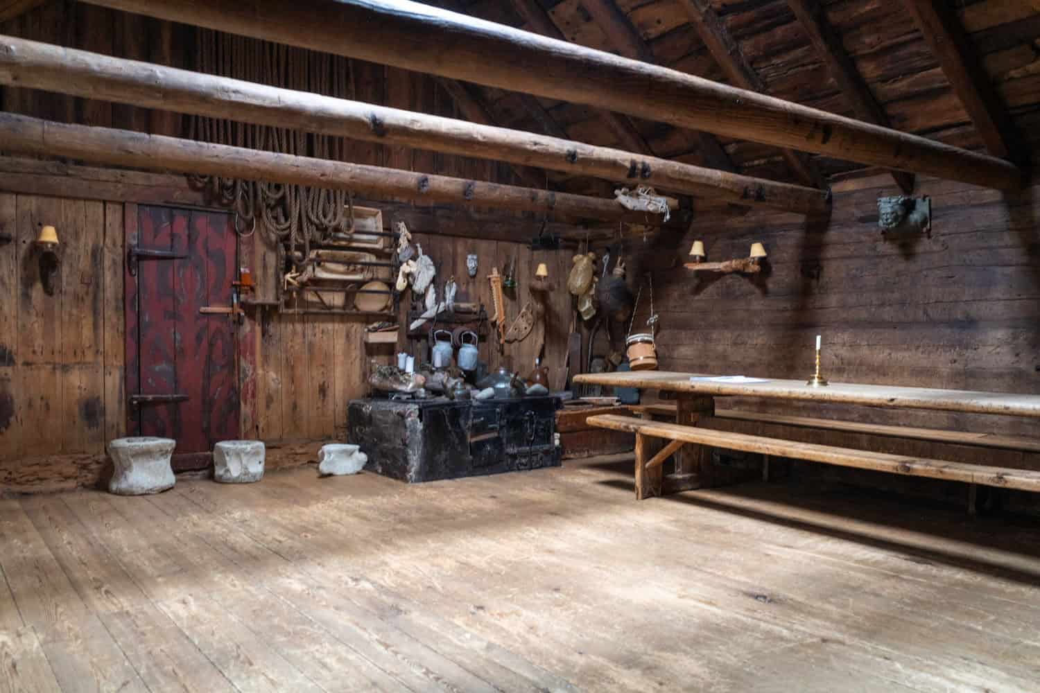 Kirkjubøargarður home museum dining room